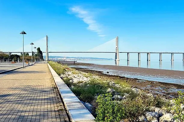 Un De Reve En Plein Coeur Du Pont Vasco De Gamma * Lisboa