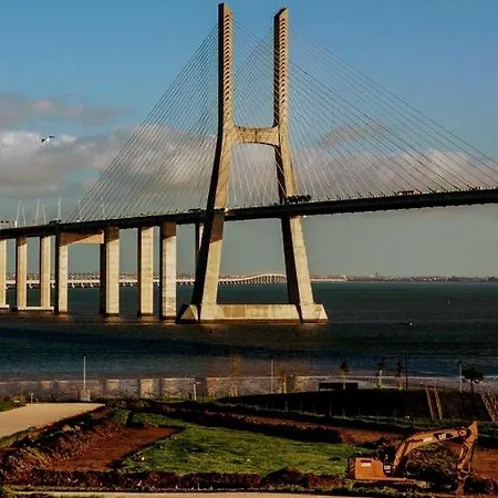 Un De Reve En Plein Coeur Du Pont Vasco De Gamma